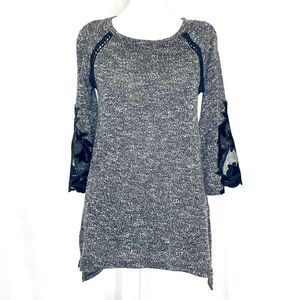 Maurices Sweater Applique Sleeves Size XS  Black White Gray